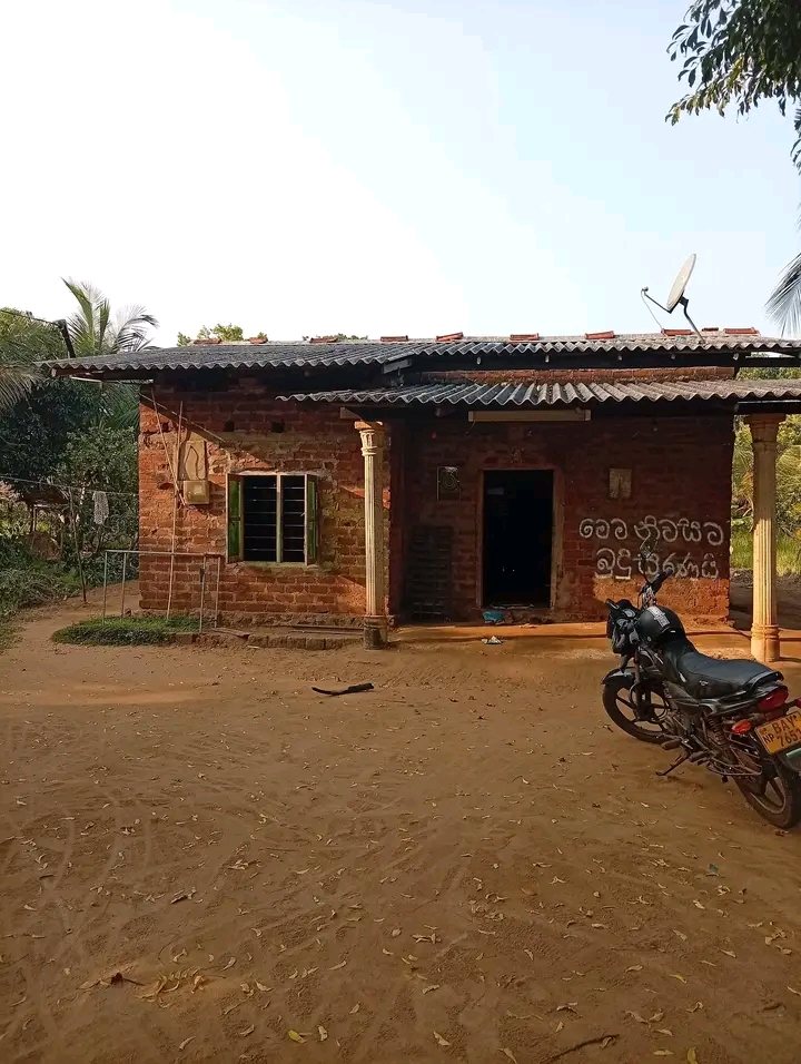 House Sale In Padaviya