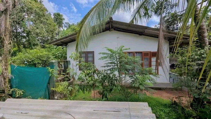 House Sale in Waliweriya