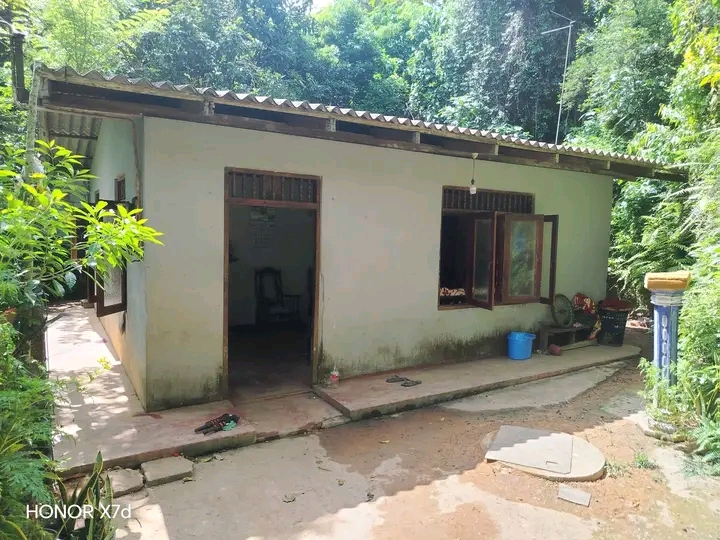 House sale in Makola